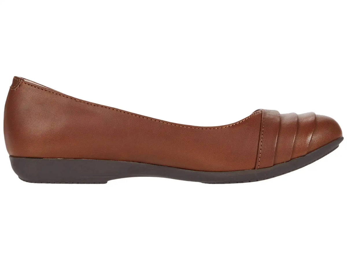 Women's Cliffs by White Mountain Clara