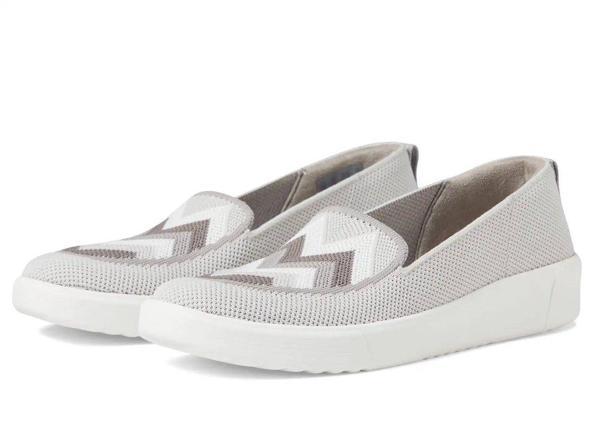 Women's Bzees March On Moc