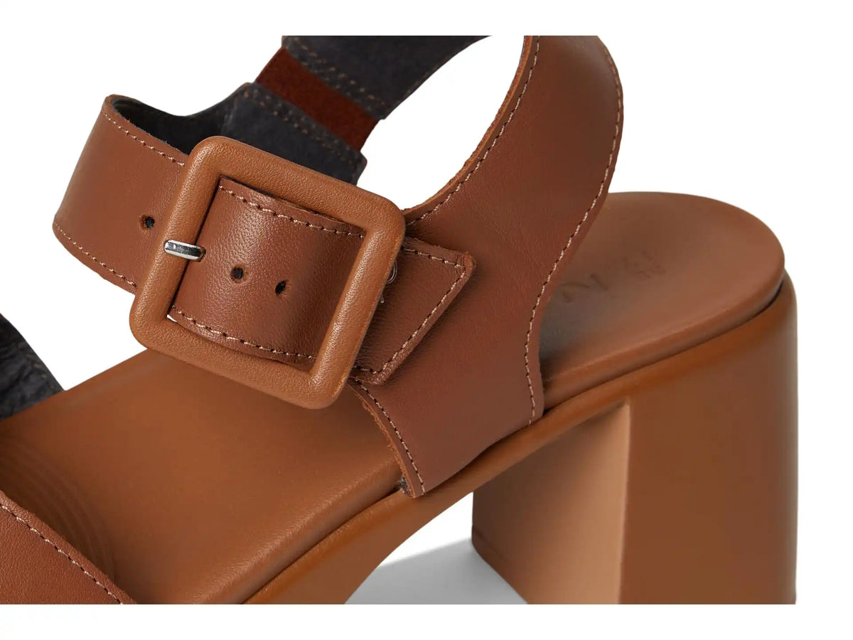 Women's Naot Elite