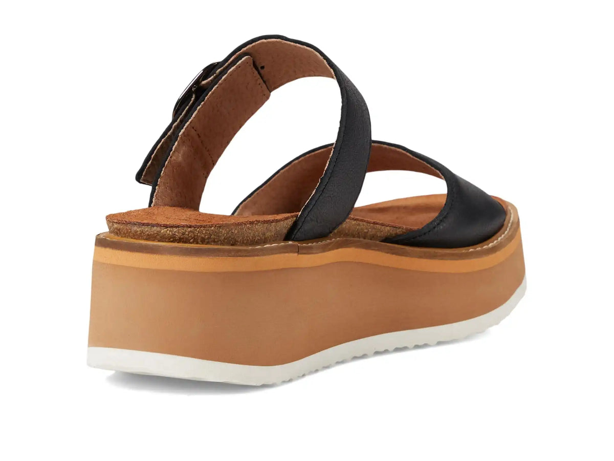 Women's Naot Halvah